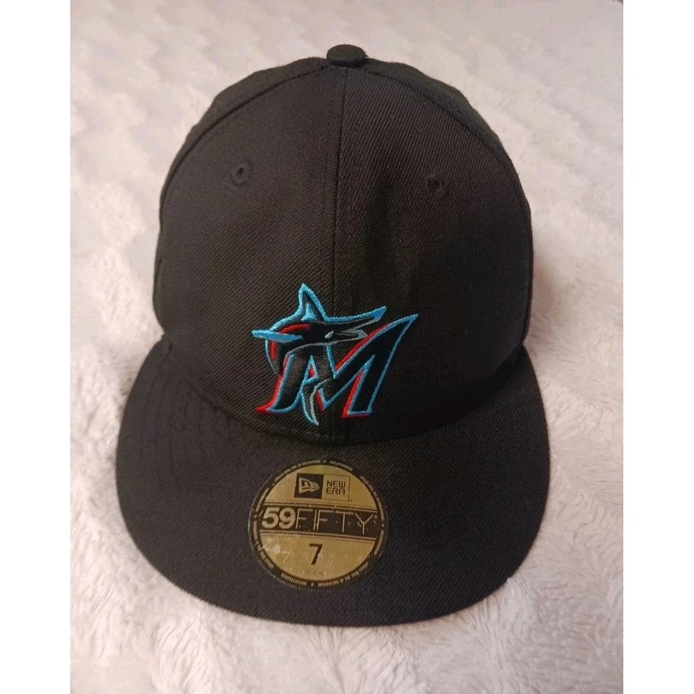New Era 59fifty Florida Marlins Crystals From Swarovski Adult Size 7 USA Flag